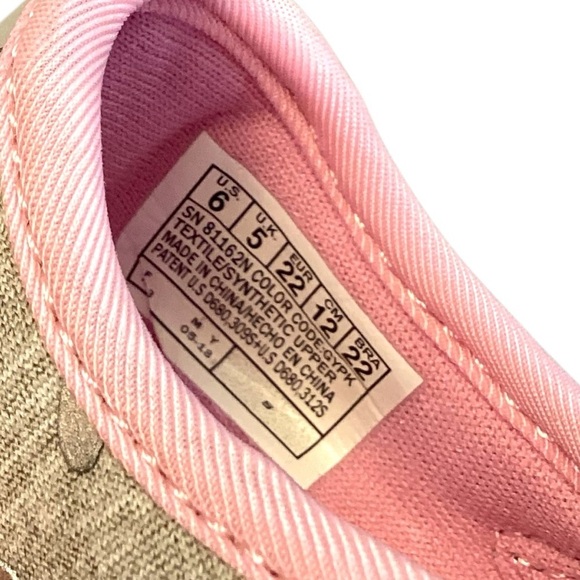 Skechers Go Walk Bitty Hearts Walking Sneakers, Grey & Pink - Size 6 NEW - Picture 2 of 8